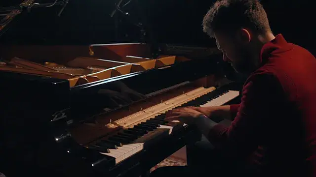 Antoine Bacherot piano Dijon concert tamisé
